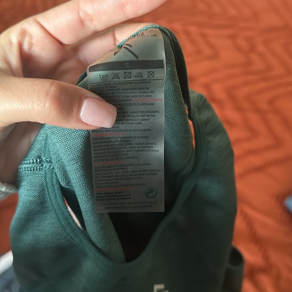 Oner active crop top size small - Picture 3 of 3